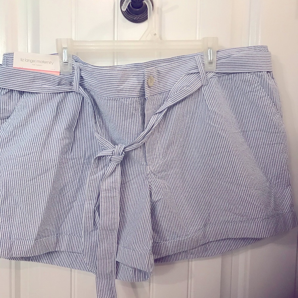 Liz Lange maternity shorts